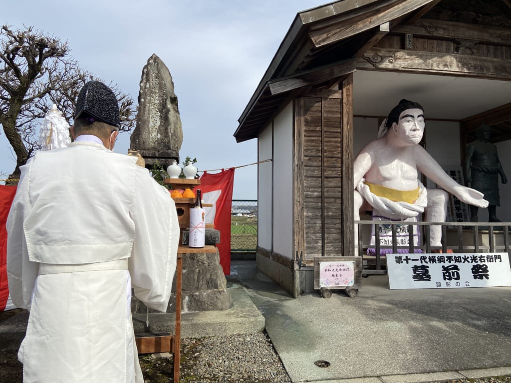 第11代横綱不知火光右衛門の墓前祭｜坂本哲志